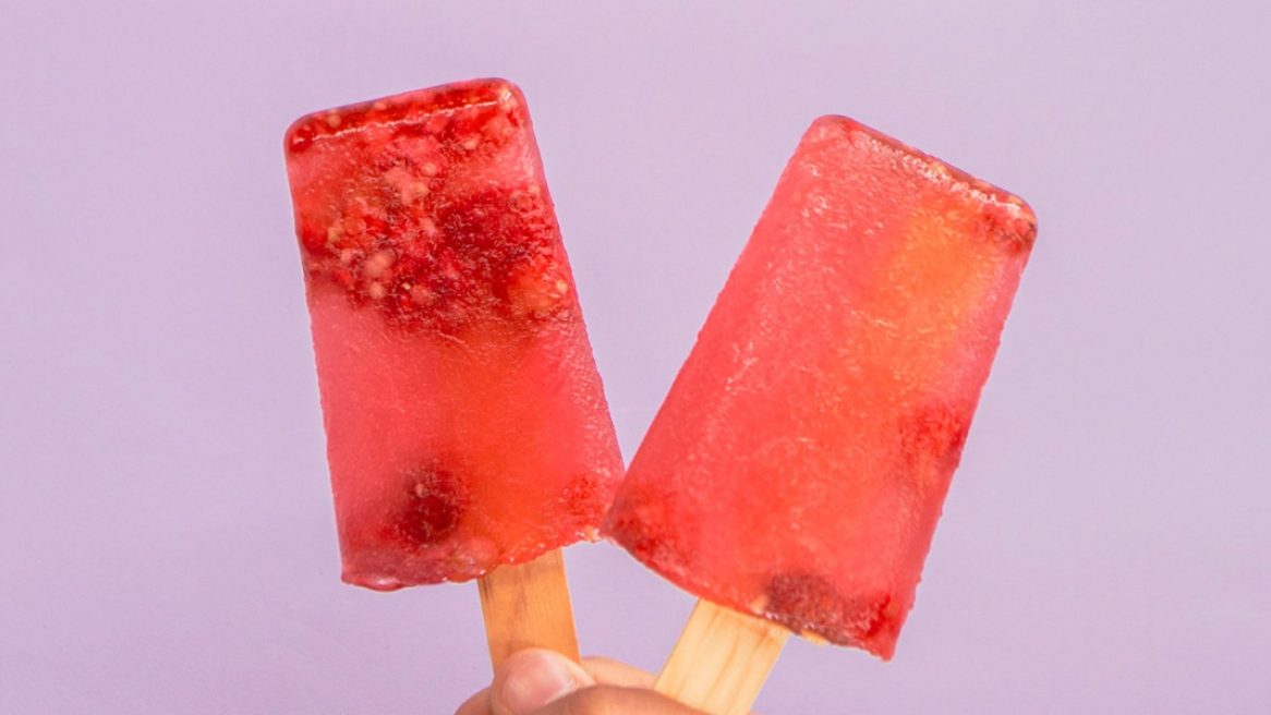 Paletas de frambuesa con Salsa TABASCO® Raspberry Chipotle